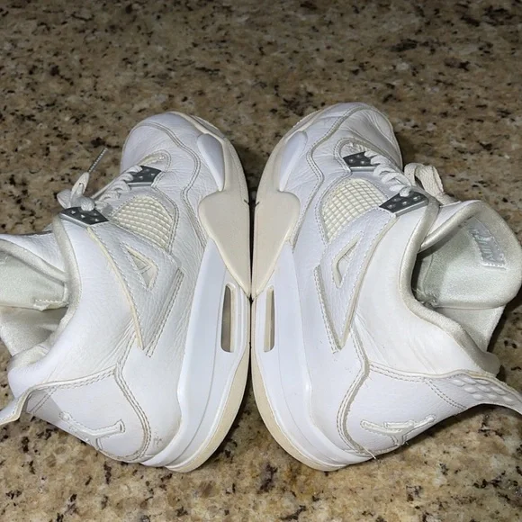 Jordan 4 Retro - Picture 6 of 11